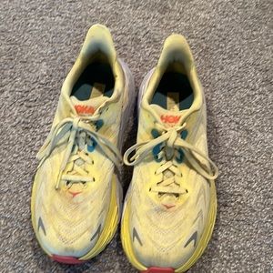 Hoka arahi size 7